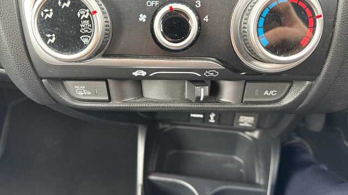 Honda Jazz 1.5 i-VTEC Sport Navi 5dr Petrol Hatchback 